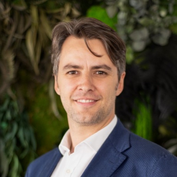 Portrait de Nicolas Saint Bris